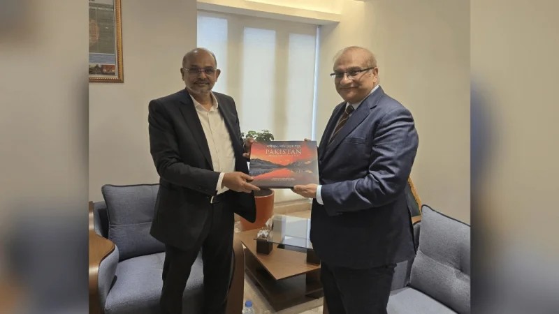 Pakistan High Commissioner meets Bangladesh finance adviser