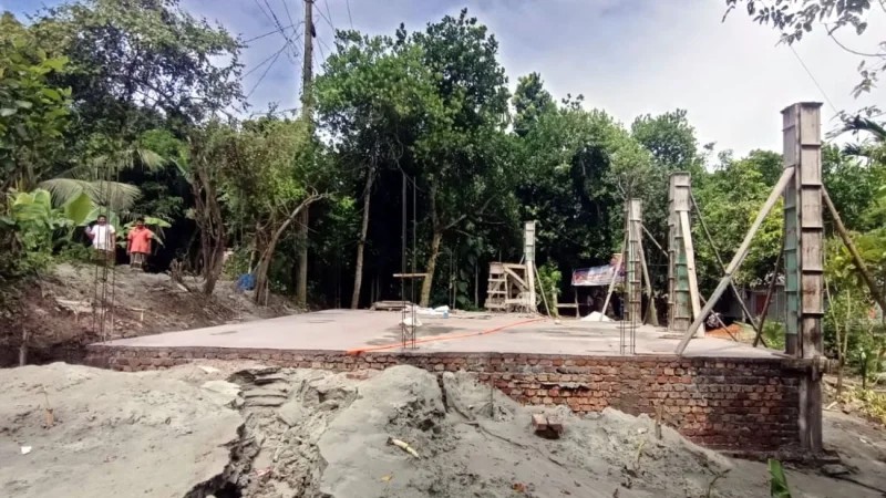 Construction on Alleged Bangladesh Railway Land Halted in Gopalganj