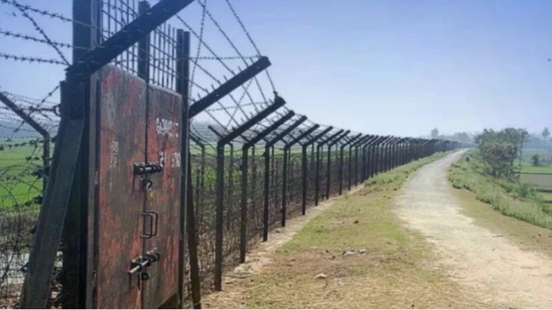 Two Bangladesh policemen detained by BSF along Comilla border